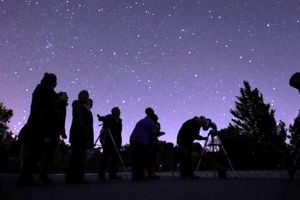 مهمترین رویدادهای نجومی فروردین/ همنشینی ماه با 2 سیاره