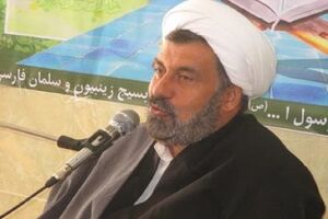 برخی افراد در لباس روحانیت دچار لغزش و عقب نشینی شدند