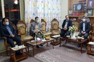 انسان‌های بهشتی با دلی مهربان به دختران آسمانی خدمت می‌کنند