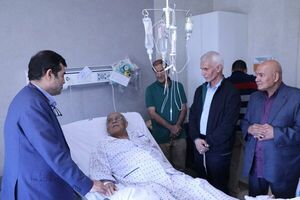 وزیر ورزش و جوانان از پیشکسوت استقلال عیادت کرد