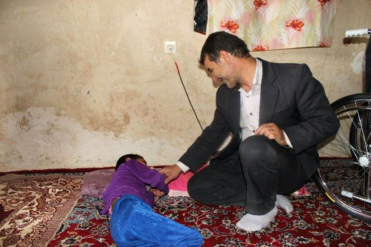 کمک به دانش آموز معلول لرستانی