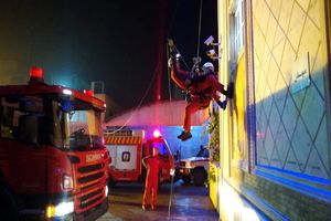 مانور اطفاء حریق و امداد و نجات با مشارکت سازمان آتش‌نشانی شهرداری قم برگزار شد