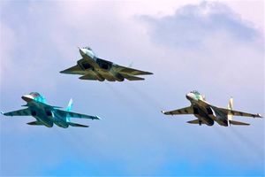 انهدام مواضع تروریست های داعش در حمص و دیرالزور