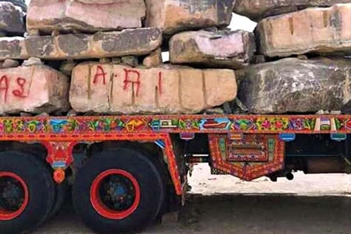 سنگ معدنی قاچاق