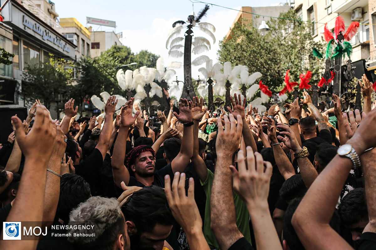 مراسم عزاداری روز عاشورا در تهران
