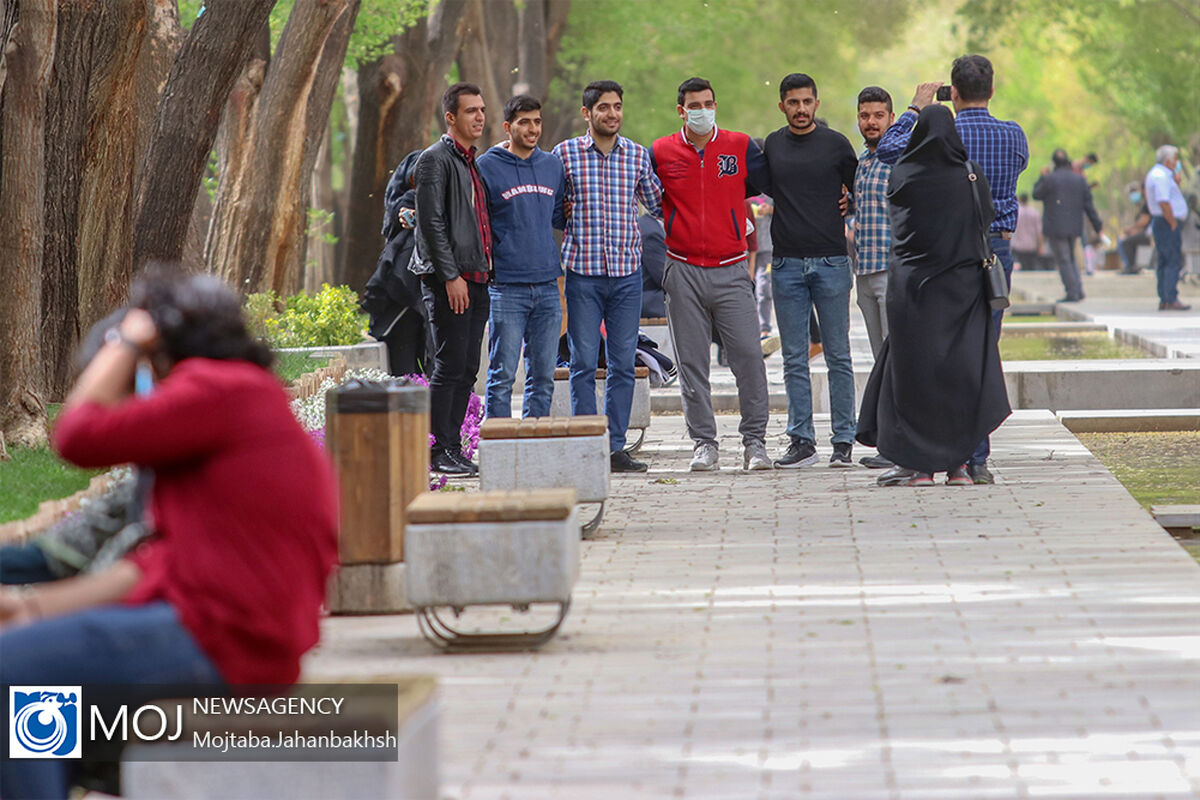 بی توجهی مسافران نوروزی یه زدن  ماسک در شهر اصفهان