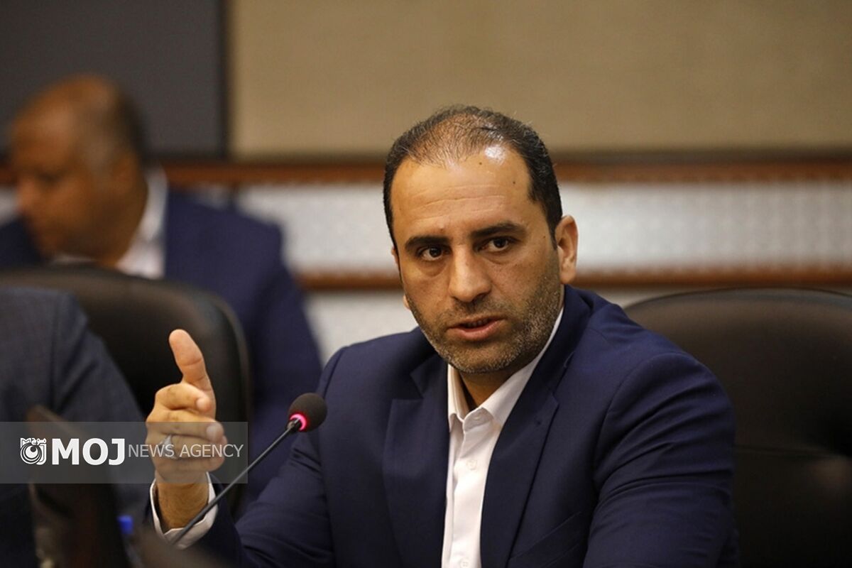 صالح پور مدیر آموزش و پرورش کیش
