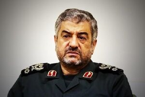 سرلشکر جعفری درگذشت پدر معاون عملیات سپاه را تسلیت گفت