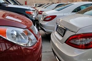 ادامه انتقاد به سیاست های دولت در بازار خودرو