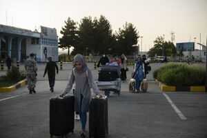 درخواست ۷۰ کشور از طالبان برای تسهیل خروج افغان‌ ها و اتباع خارجی از افغانستان
