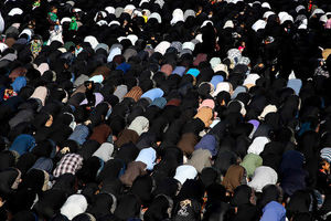 نماز ظهر عاشورا از تلویزیون پخش می‌شود