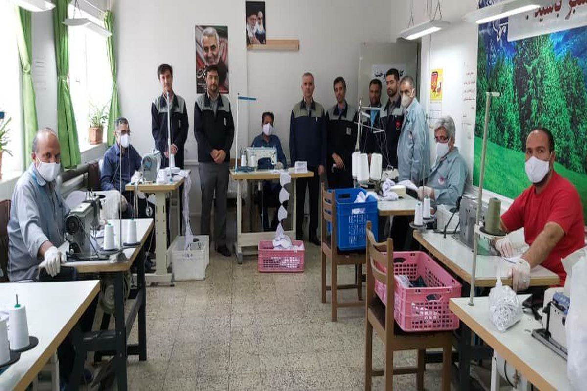 بازدید یزدی زاده از کارگاه تولید ماسک های استریلیزه