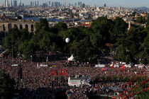 شهردار استانبول بودجه برخی گروه های حامی دولت ترکیه را قطع کرد