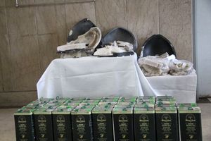 محموله بزرگ شیشه در بار روغن زیتون به مقصد نهایی نرسید