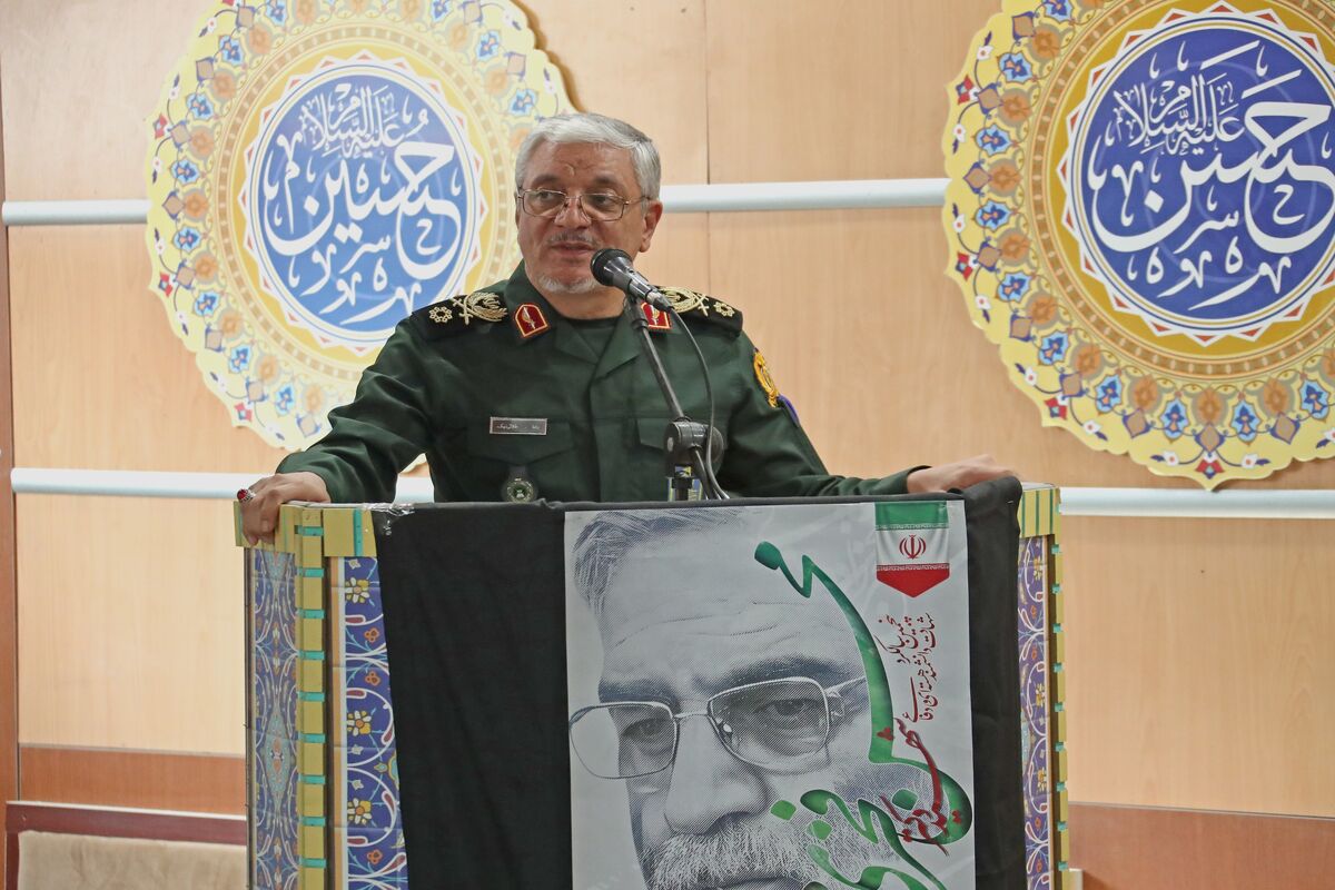 سردار طلایی‌نیک