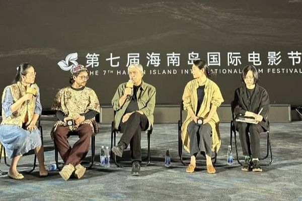 «خرگوش سیاه، خرگوش سفید» برنده نارگیل طلایی هاینان شد