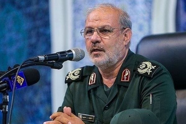 ظرفیت های فراتر از تصور دشمن را در صورت تداوم جنگ رونمایی می‌کنیم