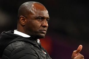 باشگاه جنوا، پاتریک ویرا را پس از نتایج ضعیف برکنار کرد