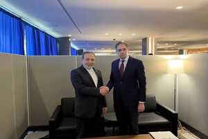 عراقچی و وزیر خارجه ایرلند در نیویورک با تاکید بر توسعه روابط دیدار کردند
