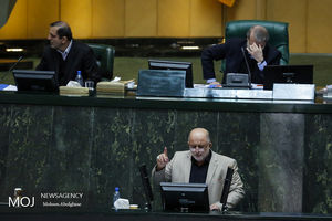 دولت باید خودش را آماده شرایط مقاومت کند نه آماده مذاکره