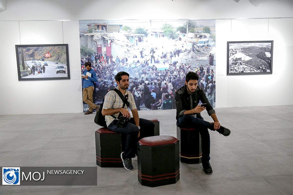 افتتاح نمایشگاه عکس این شرح بی‌نهایت