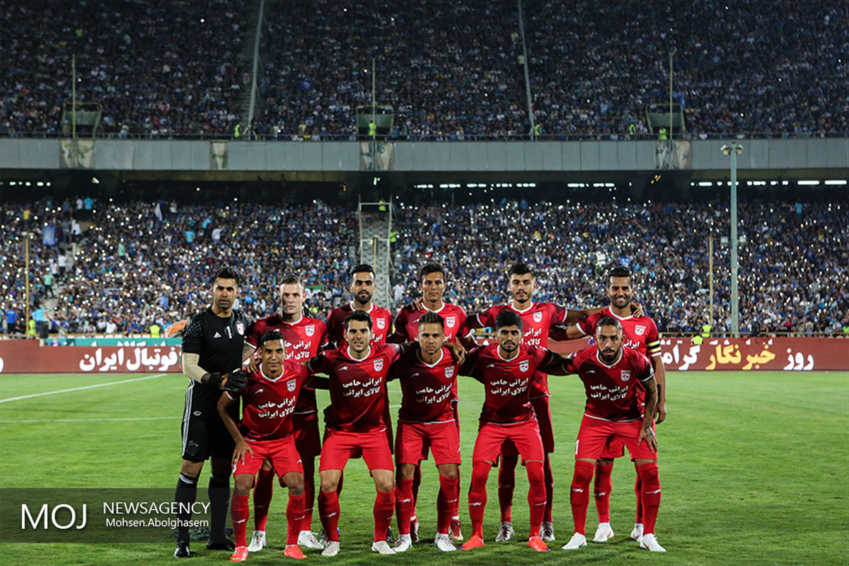 دیدار تیم های فوتبال استقلال تهران و تراکتورسازی تبریز