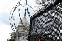 تخلیه کنگره آمریکا به‌دلیل تهدید هوایی