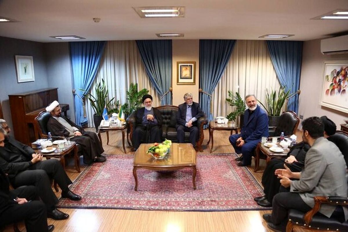 وزیر فرهنگ و ارشاد اسلامی