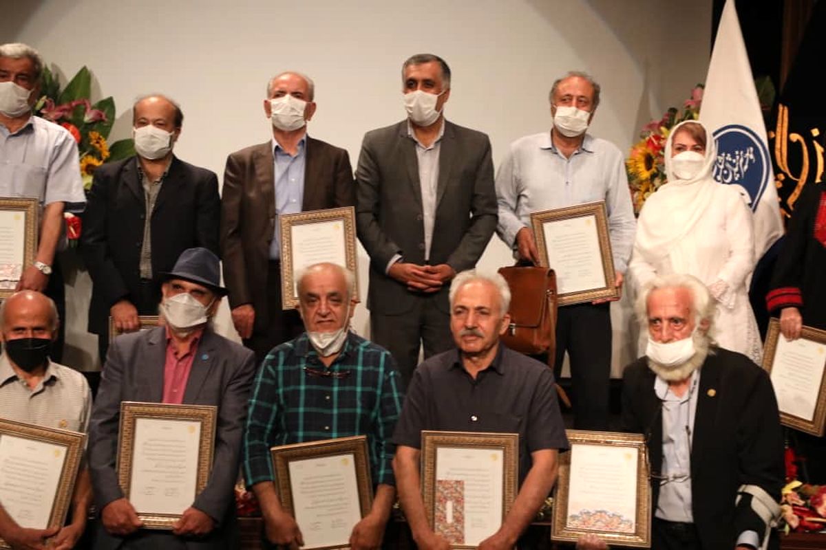 هنرمندان حاضر در در مراسم افتتاحیه نمایشگاه گنجینه مانا