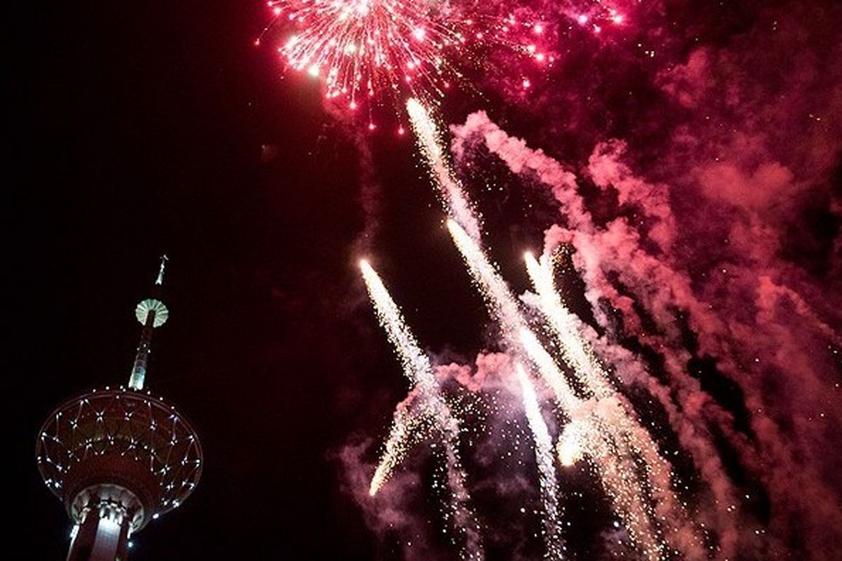 نور افشانی برج میلاد