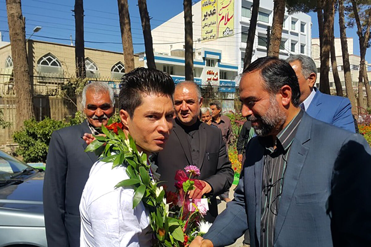 نورحسینی  قهرمان پاورلیفتینگ آسیا 