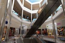 بخشودگی اجاره بهای 2 ماهه 40 واحد تجاری در جزیره قشم