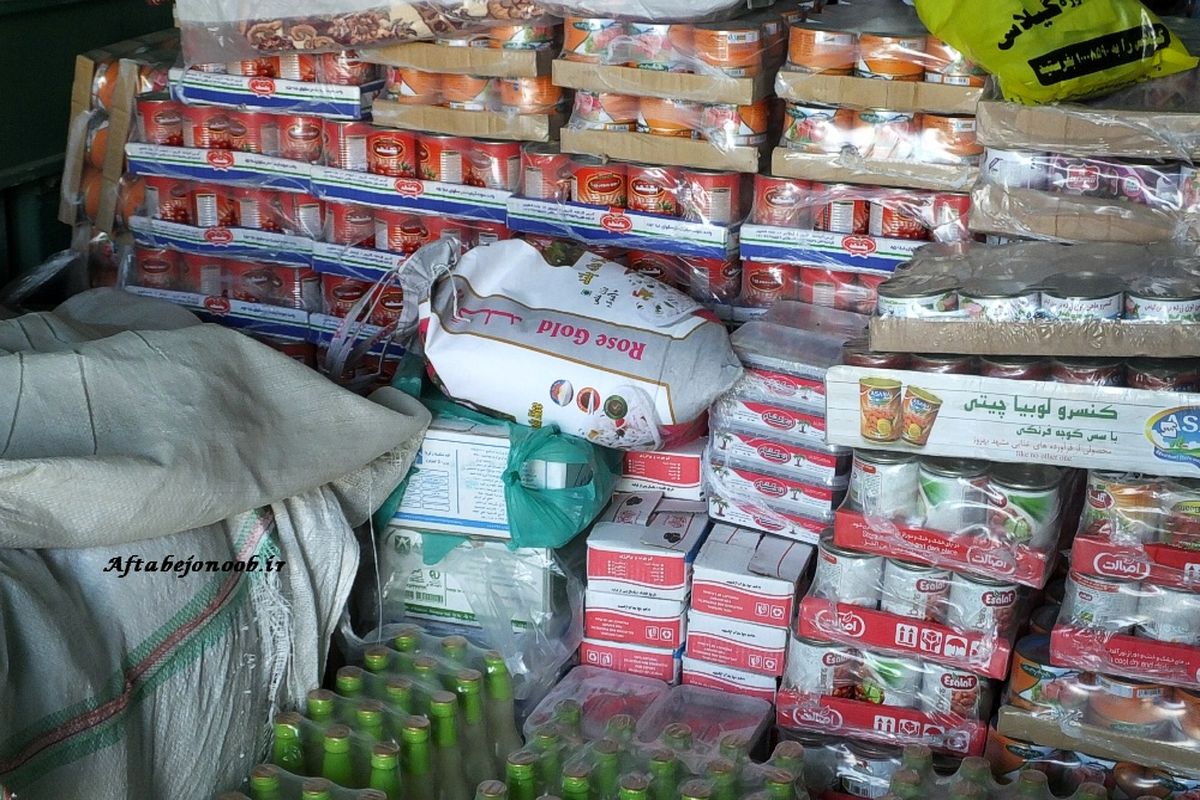 اصفهان- ارسال موادغذایی به مناطق سیل زده