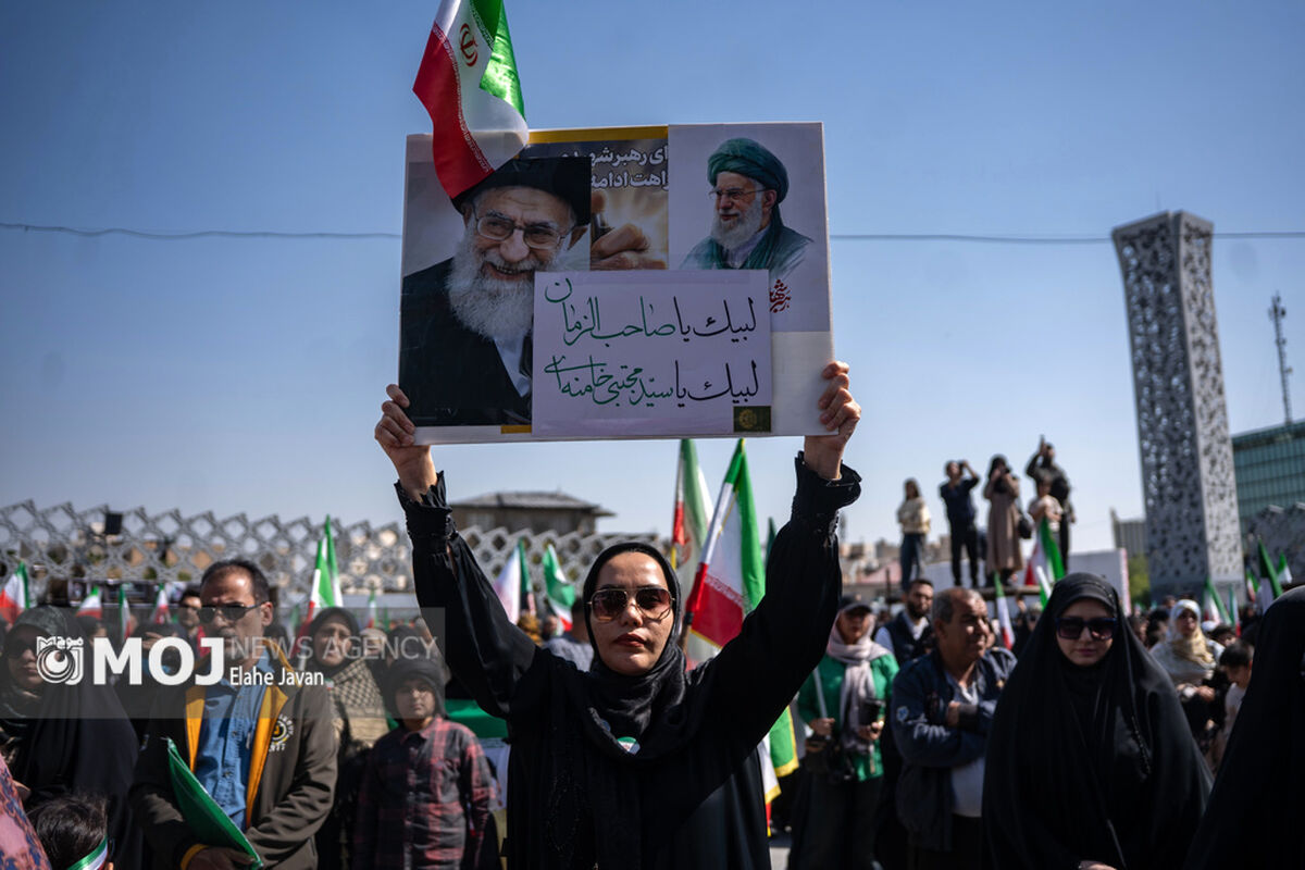 اجتماع بزرگ «دختران جان‌فدای ایران»