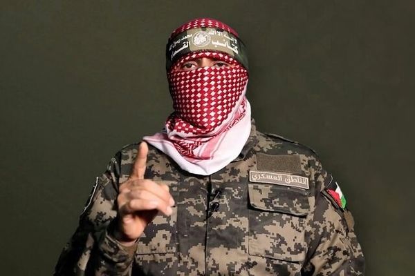 ما با دشمنی حقیر روبرو هستیم