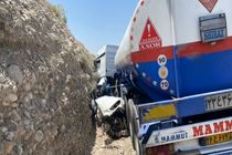 چهار سرنشین تیبا زیر چرخ‌های تانکر له شدند