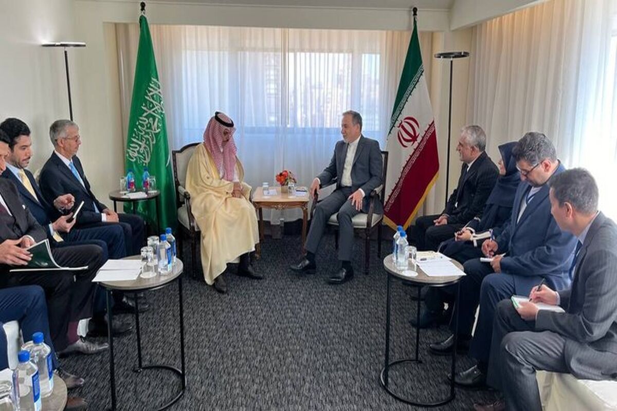 عباس عراقچی در نیویورک با وزیر خارجه عربستان دیدار کرد