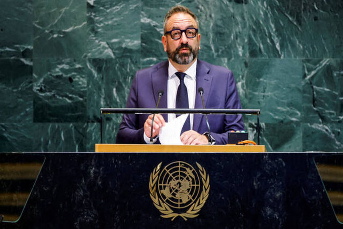 لوکا بکاری، وزیر امور خارجه سن مارینو