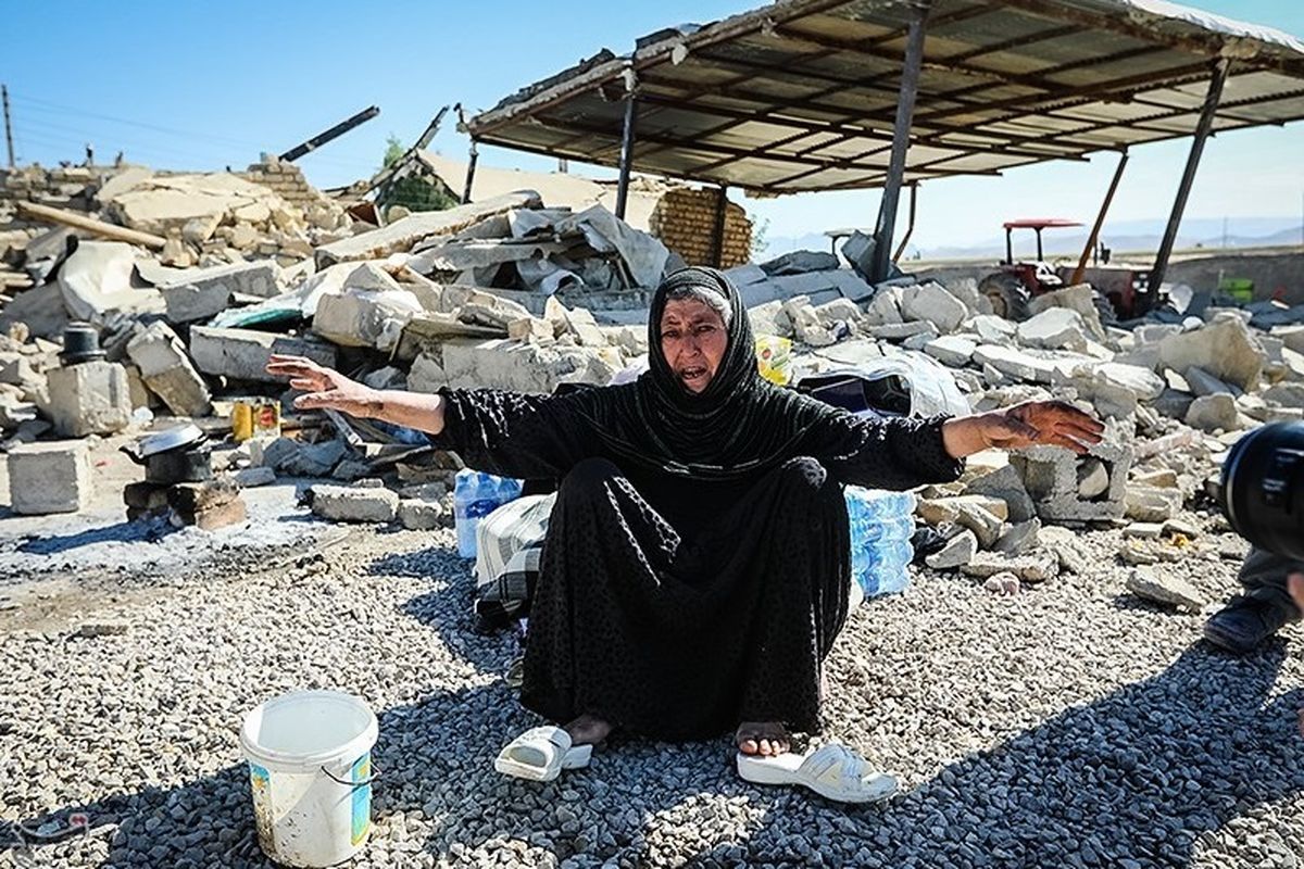 توزیع کانکس‌ها در مناطق زلزله‌زده، صدای اعتراض مردم