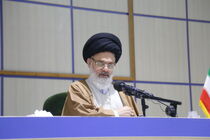 آیت الله فاضل از شخصیت های بارز عصر حاضر است 
