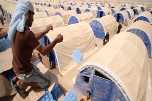 زنان، کودکان و سالخوردگان فلوجه در اردوگاه های دولت عراق