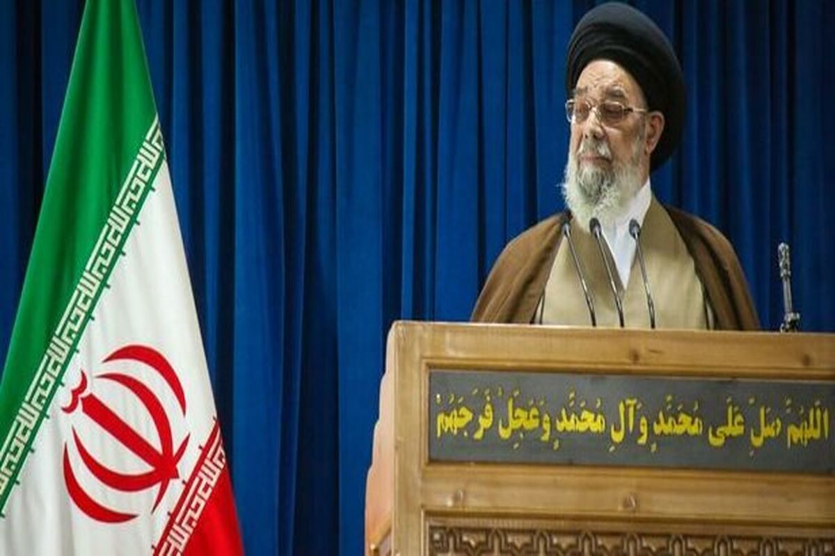 امام جمعه اصفهان.
