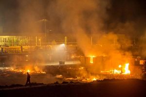 اردوگاه پناهجویان در فرانسه سوخت