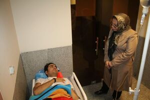 حافظ ناظری با تمام وجود شریک غم زلزله‌زدگان غرب کشور و سرپل ذهاب شد