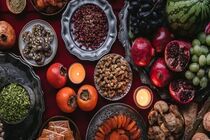 یلدای امسال، سفره‌ای به اندازه جیب‌ها؛ سنت در برابر سختی معیشت قرار دارد