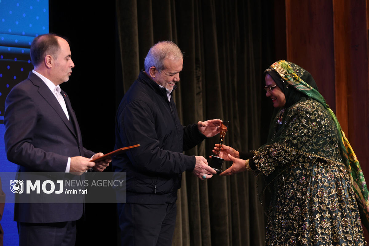 تجلیل از برگزیدگان ملی بخش کشاورزی