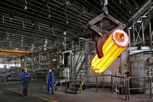 صنعت در دولت سیزدهم بیش از دو برابر رشد داشته است