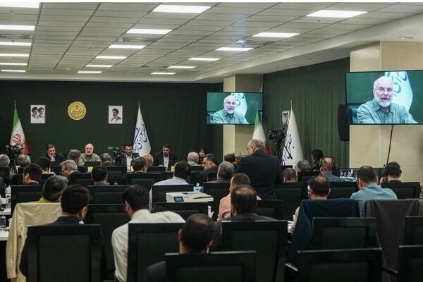 ماده مربوط به بررسی اطلاعات متقاضیان در طرح مقابله با نفوذ به کمیسیون امنیت ملی ارجاع شد