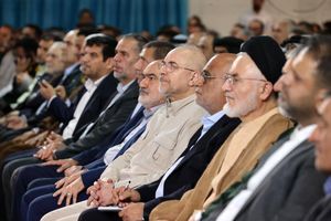 خرمشهر خونین شهر ما بود و با تلاش مجاهدین و رزمندگان، خرمشهر شد 