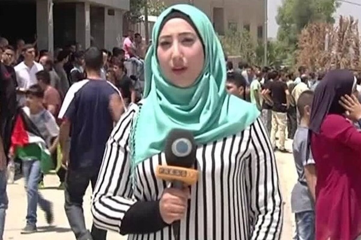 مونا قندیل